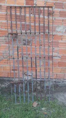 Vendo portão de ferro pra porta