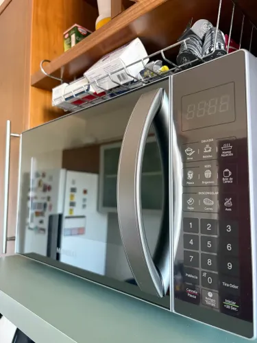 Microondas Mondial Cinza Espelhado 21L