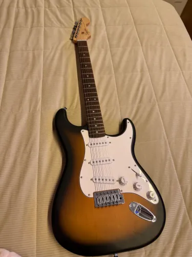 Guitarra Fender Squier Stratocaster
