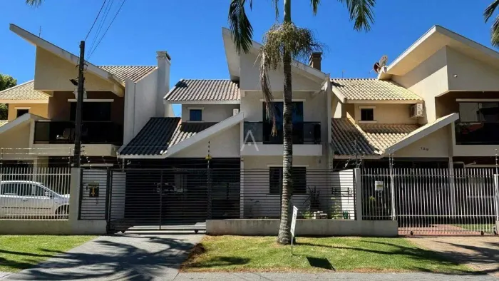 Sobrado 3 quartos para aluguel no Bairro JARDIM GISELA em TOLEDO por R$ 4.500,00