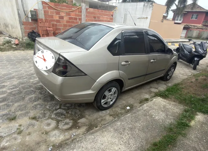 Ford Fiesta Sedan SE 1.6 8V Flex 4P 2014