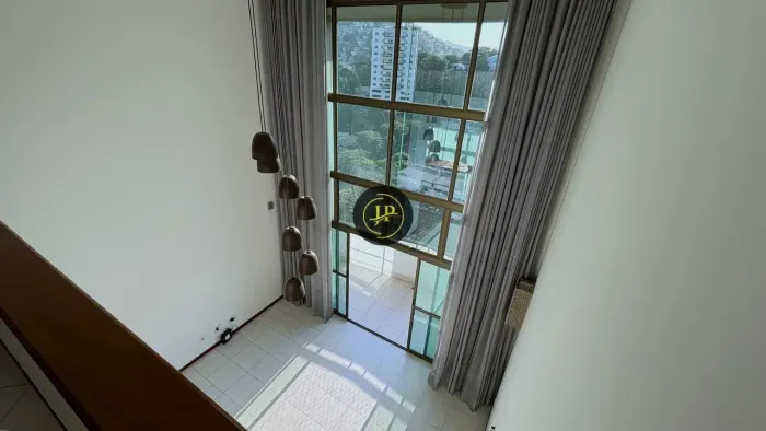 STUDIO COM MEZANINO E PÉ-DIREITO DUPLO | SANTA LÚCIA | 84M² E 02 VAGAS