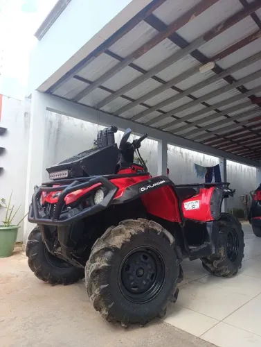Quadriciclo outlander 570