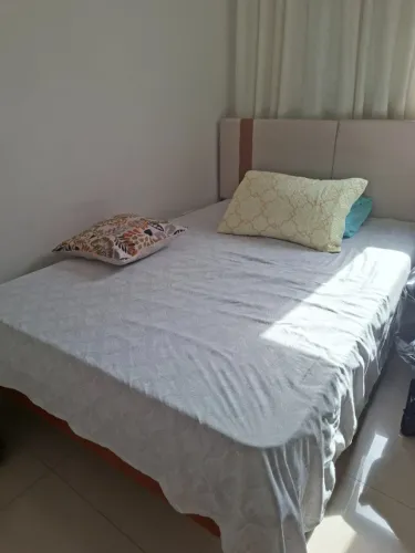 Cama casal com colchão 