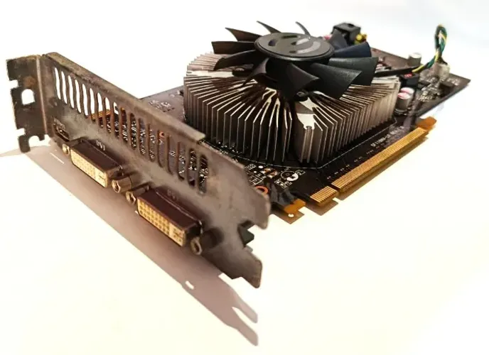Placa de Vídeo GTX 550 Ti 1GB e Fonte eXtream 650W kit