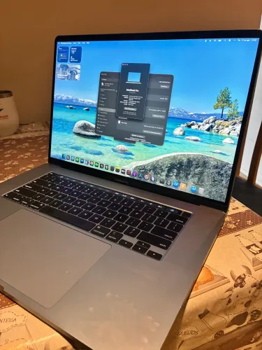 MacBook Pro 2019 i7 16Gb 256SSD 4Gb vídeo Bateria nova