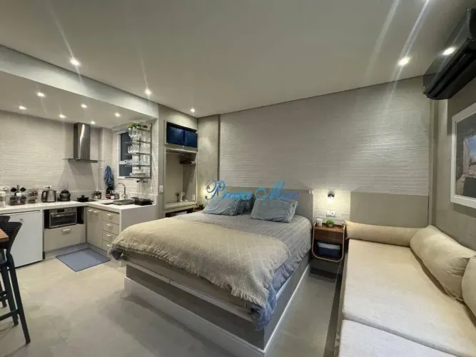 Studio na quadra da praia à venda, 33 m² por R$ 370.000 - Pitangueiras - Guarujá/SP