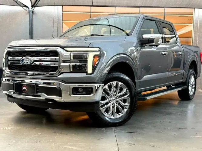 Ford F-150 Lariat 4X4 5.0 V8 2025