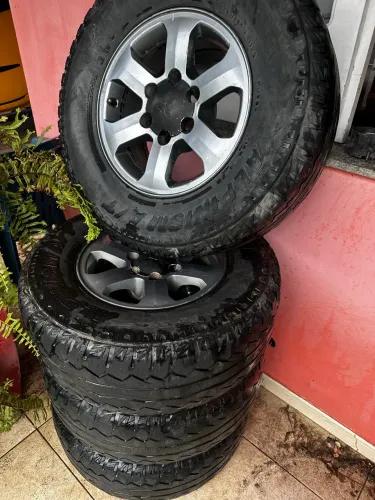 Roda L200 triton 265/79 R16