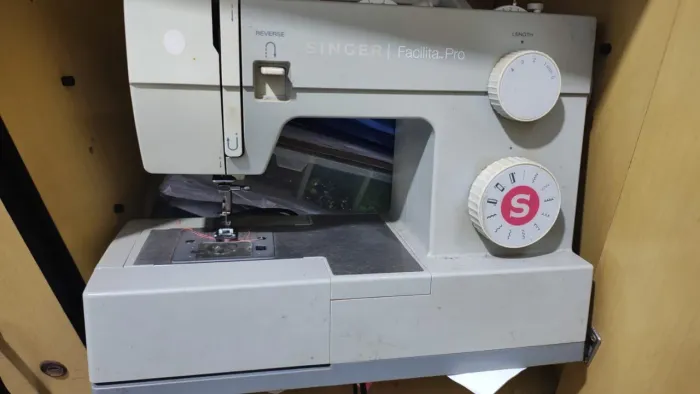 Máquina de costura Singer Facilita pro 4411