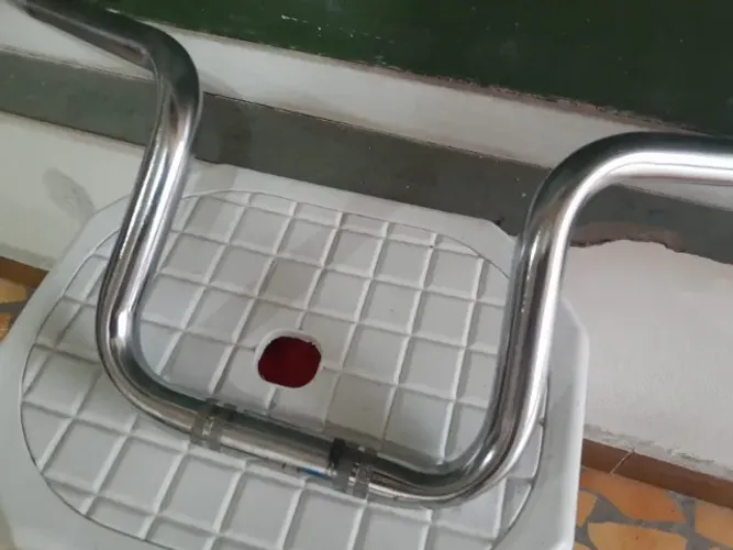 Guidão Para Bicicleta Tipo Moto Cg Alto Retrô Cor Cromado + Suporte Mesa