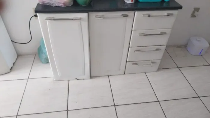 Armario de cozinha para doação