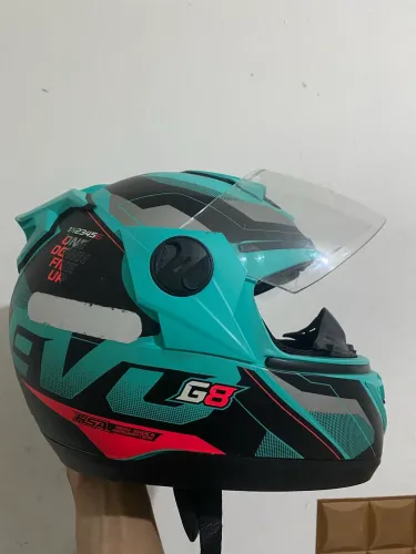 Capacete novíssimo em ótimo estado!