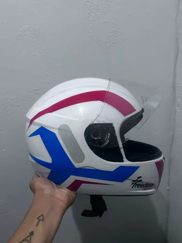VENDO CAPACETE DA HONDA