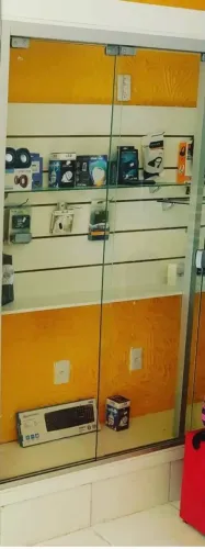 Vitrine alumínio e vidro