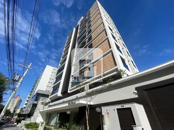 Apartamento de 2 suítes à venda no Centro