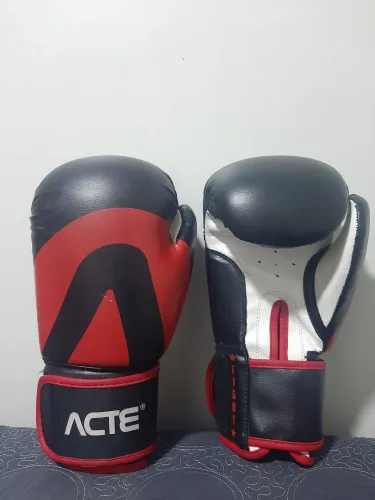 Luva de Boxe ACTE 10-OZ (Preta e Vermelha)