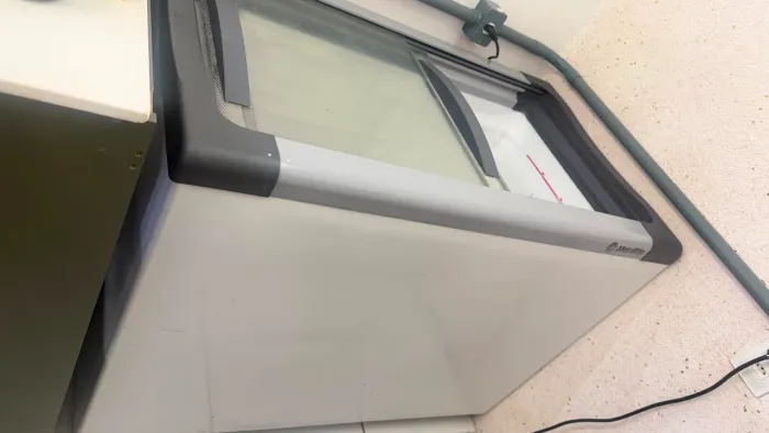 Freezer Horizontal Metalfrio Nf20 Tampa Vidro 180l Nf20l