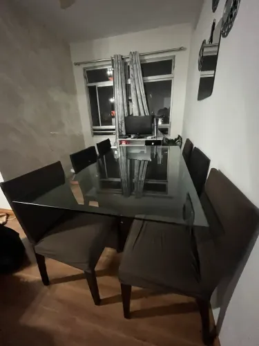  Mesa de Jantar com 6 Cadeiras - Vidro Temperado 10mm - Ótimo Estado