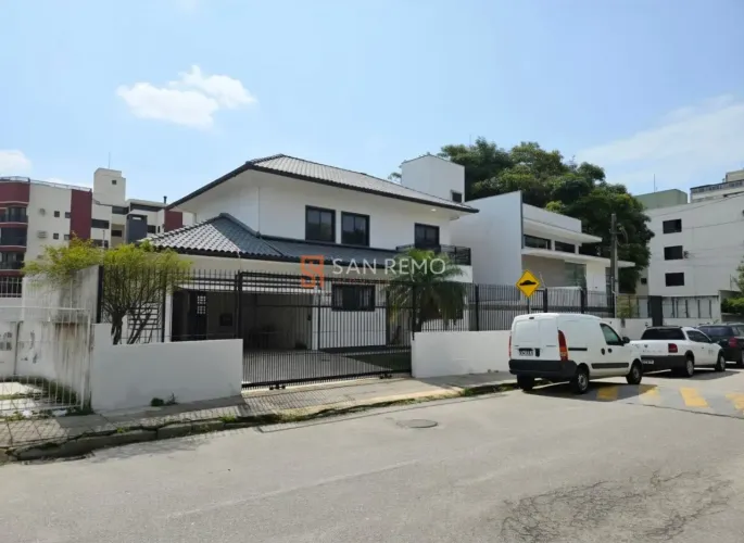 Coqueiros | Casa 4 quartos, sendo 1 suite