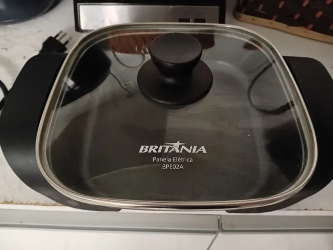 Panela elétrica Britania