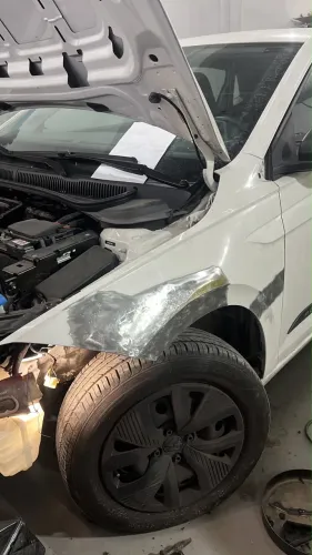 Paralama polo esquerdo 2020 a 2025