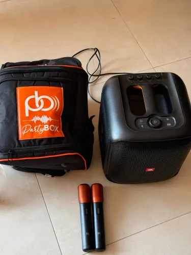 Vendo caixa som JBL PartyBox com microfones