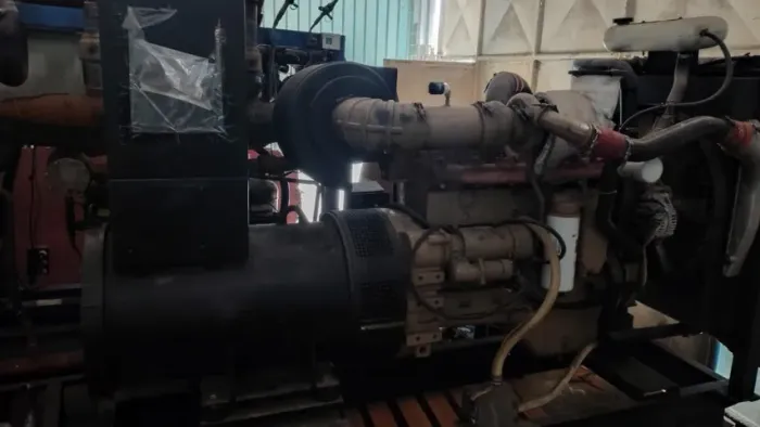 Grupo Gerador Cummins 180 a 250 kVA + Alternador WEG
