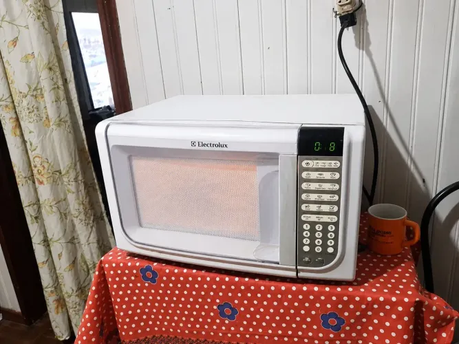 VENDO MICROONDAS 31 LITROS 220V