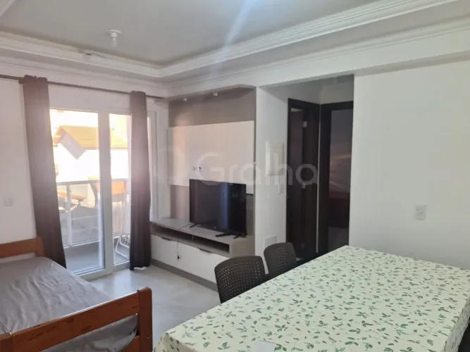 Hotel com 9 apartamentos em Canasvieiras, Florianópolis.