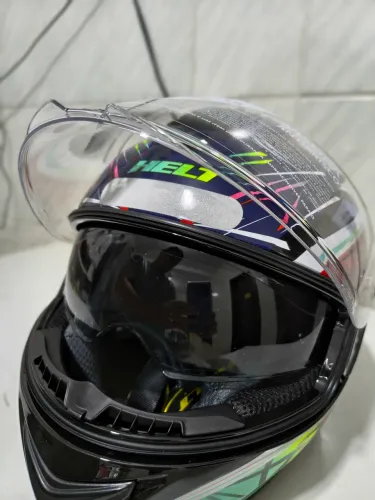 Capacete Helt novo com óculos interno