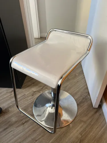 VENDO BANQUETA GIRATÓRIA EM INOX