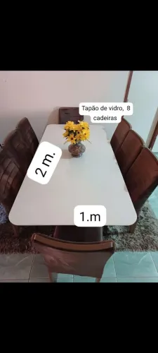 Mesa com 8 cadeiras, seminova