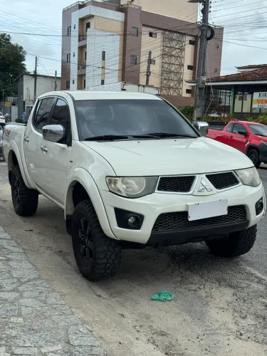 Mitsubishi L200 Triton HPE 3.5 CD V6 24V Flex Aut. 2011