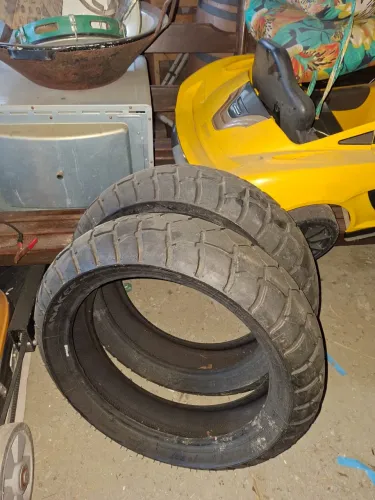 Pneu traseiro Michelin 170/60 r17 x2 unidades