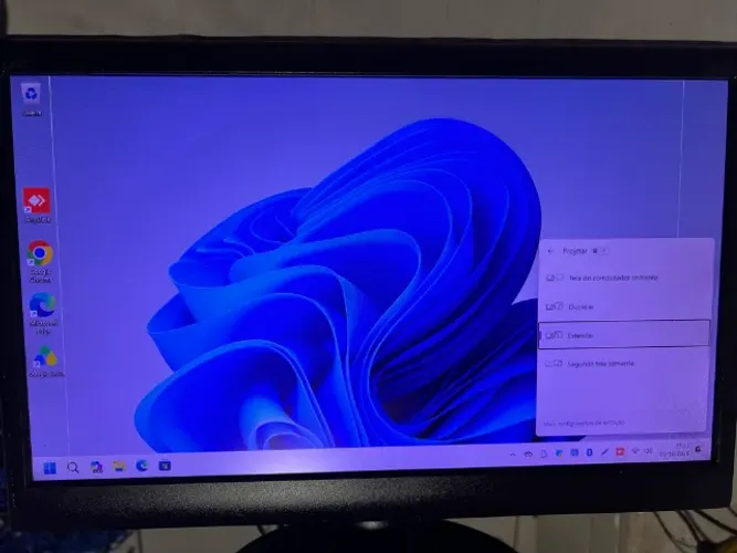 Monitor LED AOC 18.5" e950Sw VGA Bivolt (Com Linhas Finas no Display)