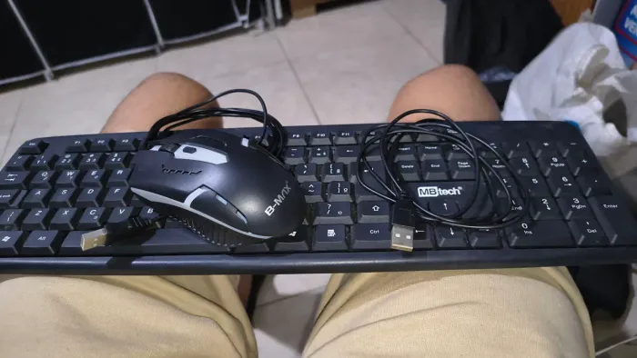 MOUSE GAMER E TECLADO MECÂNICO DE ESCRITÓRIO NOVOS com mousepad (vendo separado também)