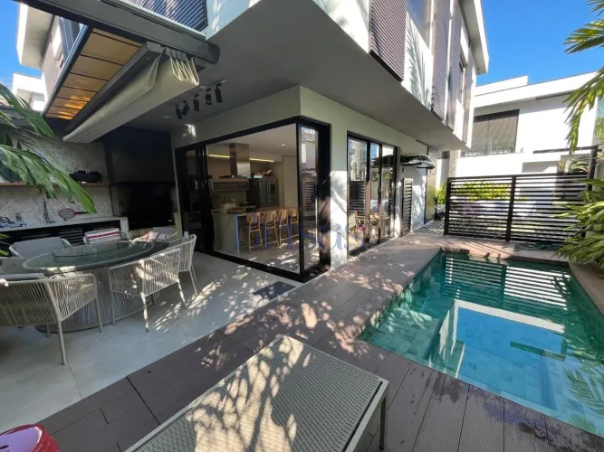 CASA RESIDENCIAL em São Sebastião - São Paulo, Camburi