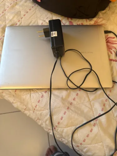 Computador Multilaser + carregador