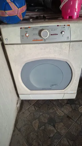 Máquina secar roupa