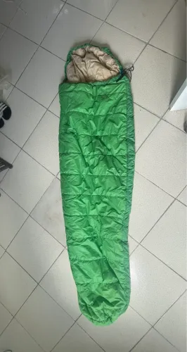 Saco de dormir vintage verde feijão L. L. Freeport Maine caça floresta acampamento múmia