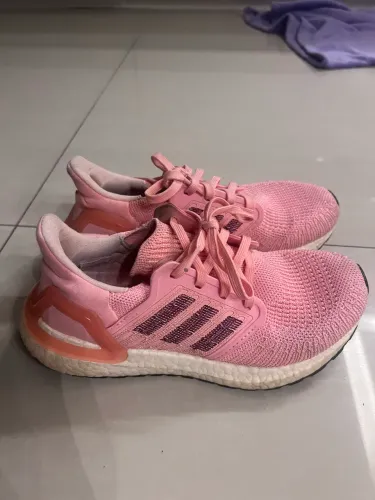 Tênis adidas ultraboost 20