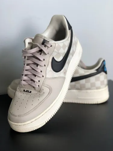 Tênis Nike Air Force King James