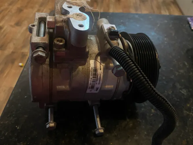 COMPRESSOR DE AR ( CAMINHAO )