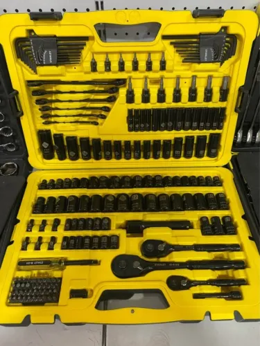 Jogo de ferramentas mecânicas 183 peças. Marca: Stanley