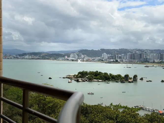 Apartamento 02 dormitórios, 02 vagas de garagem, à venda no Bom Abrigo, Florianópolis