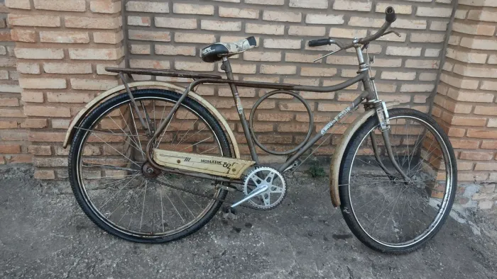 Bicicleta barra circular Monark.