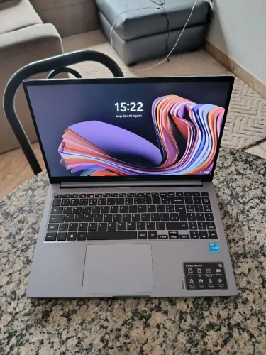 Notebook Galaxy em perfeito estado 