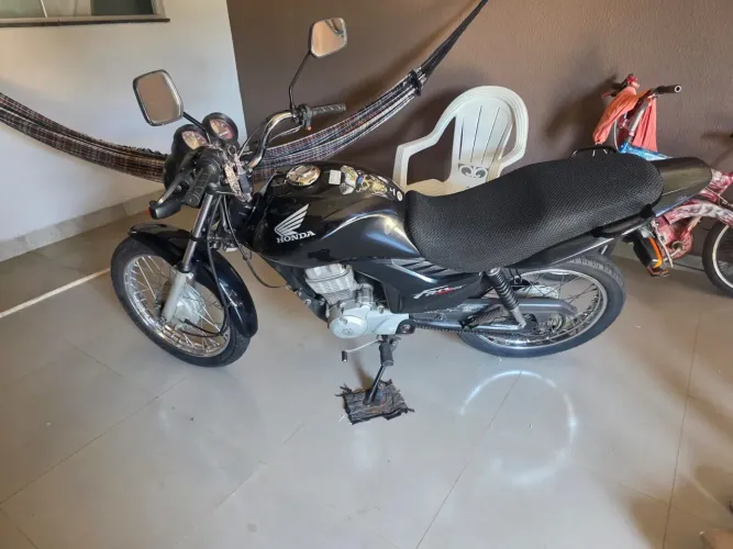 Moto bem econômica toda original