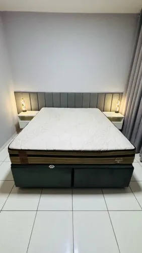 Colchão Queen seminovo 1,58X1,98- Somente o colchão